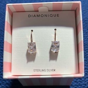 Diamonique lever back sterling silver 3.5 carat earrings. Brand new 💎